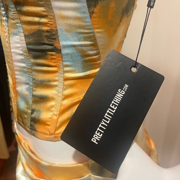 PRETTY LITTLE THING NEW SET! - Picture 5 of 7